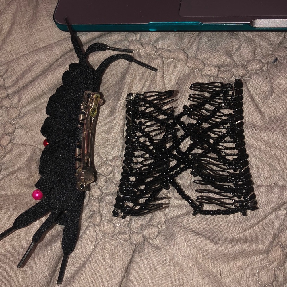 2 clips - Picture 2 of 2